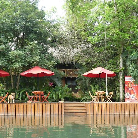 Hotel Kangaroo Rio Dulce Bagian luar foto