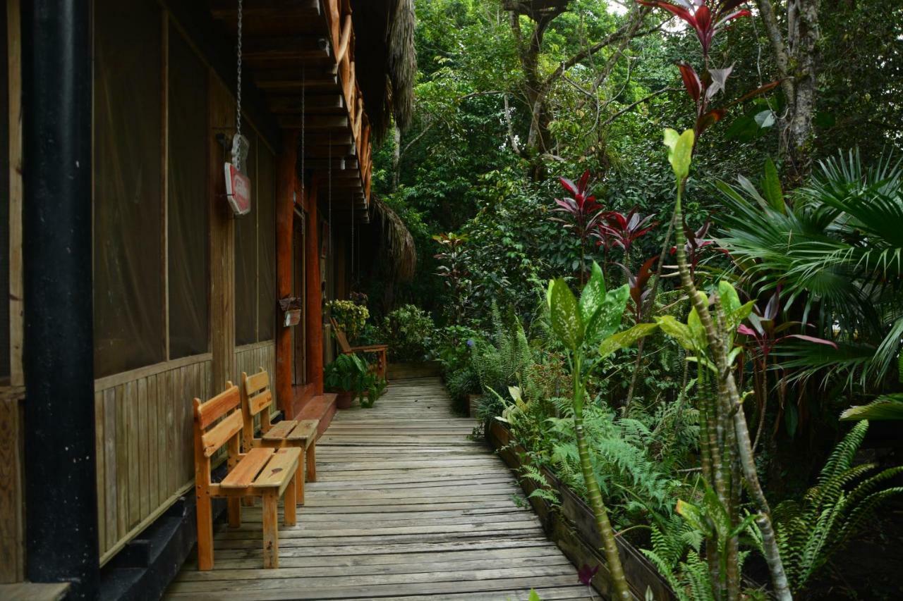 Hotel Kangaroo Rio Dulce Bagian luar foto
