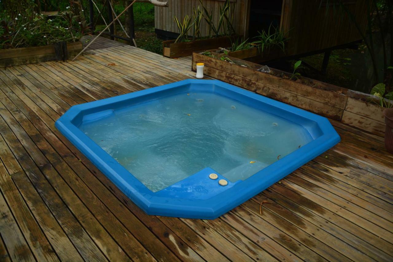 Hotel Kangaroo Rio Dulce Bagian luar foto