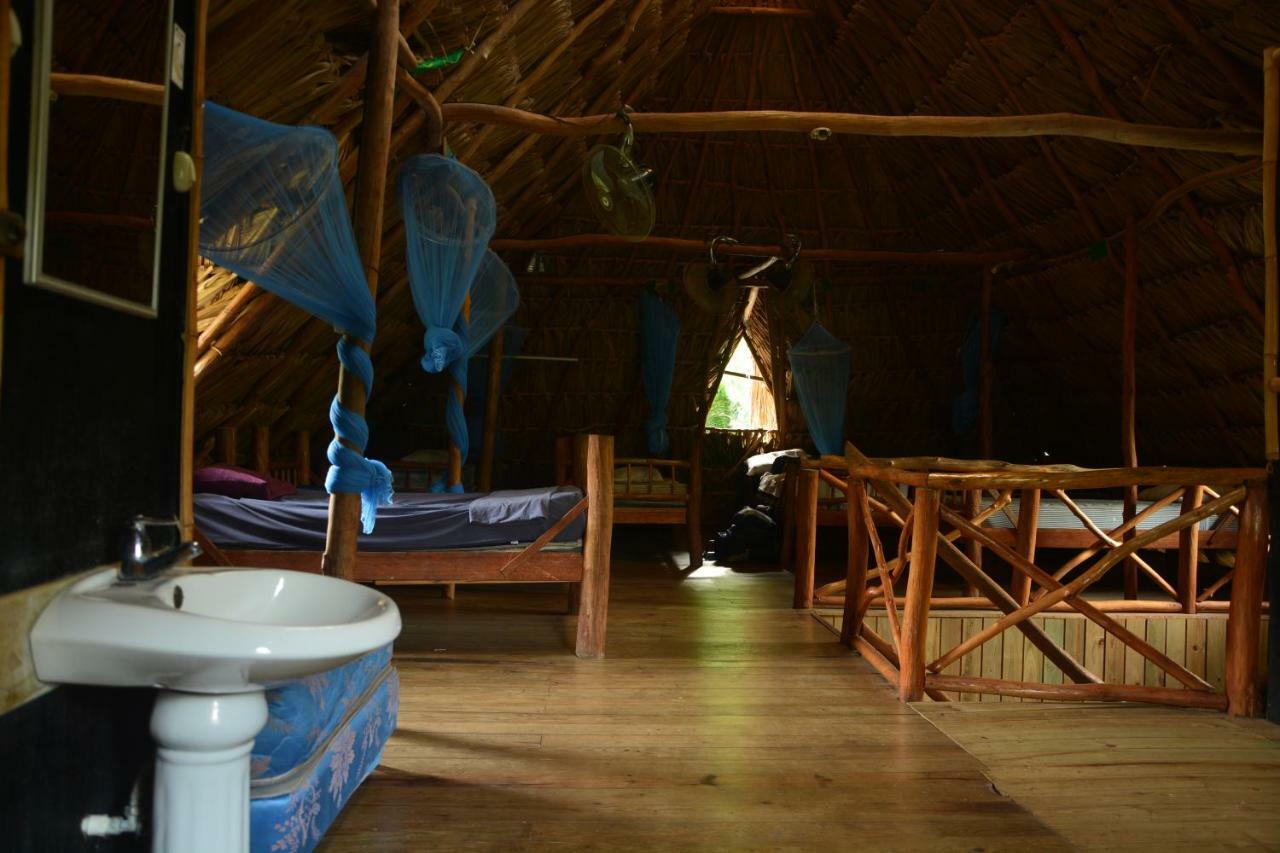 Hotel Kangaroo Rio Dulce Bagian luar foto
