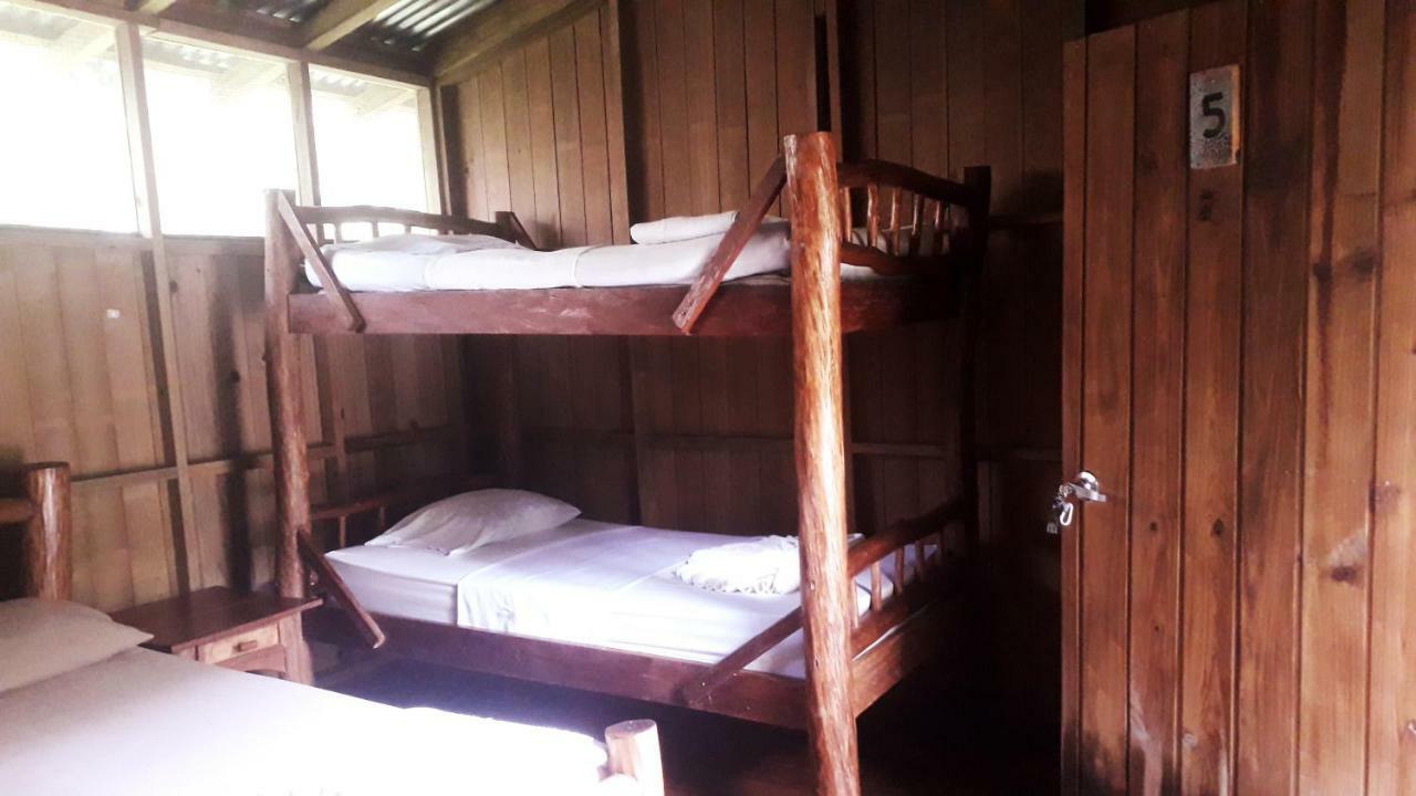 Hotel Kangaroo Rio Dulce Bagian luar foto
